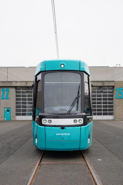 T-Wagen, Frankfurts neue Straßenbahn, in der StZW